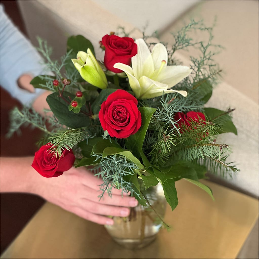 Glittering Lights Bouquet – TAMMIE'S COUNTRY FLORIST, Hurlock MD
