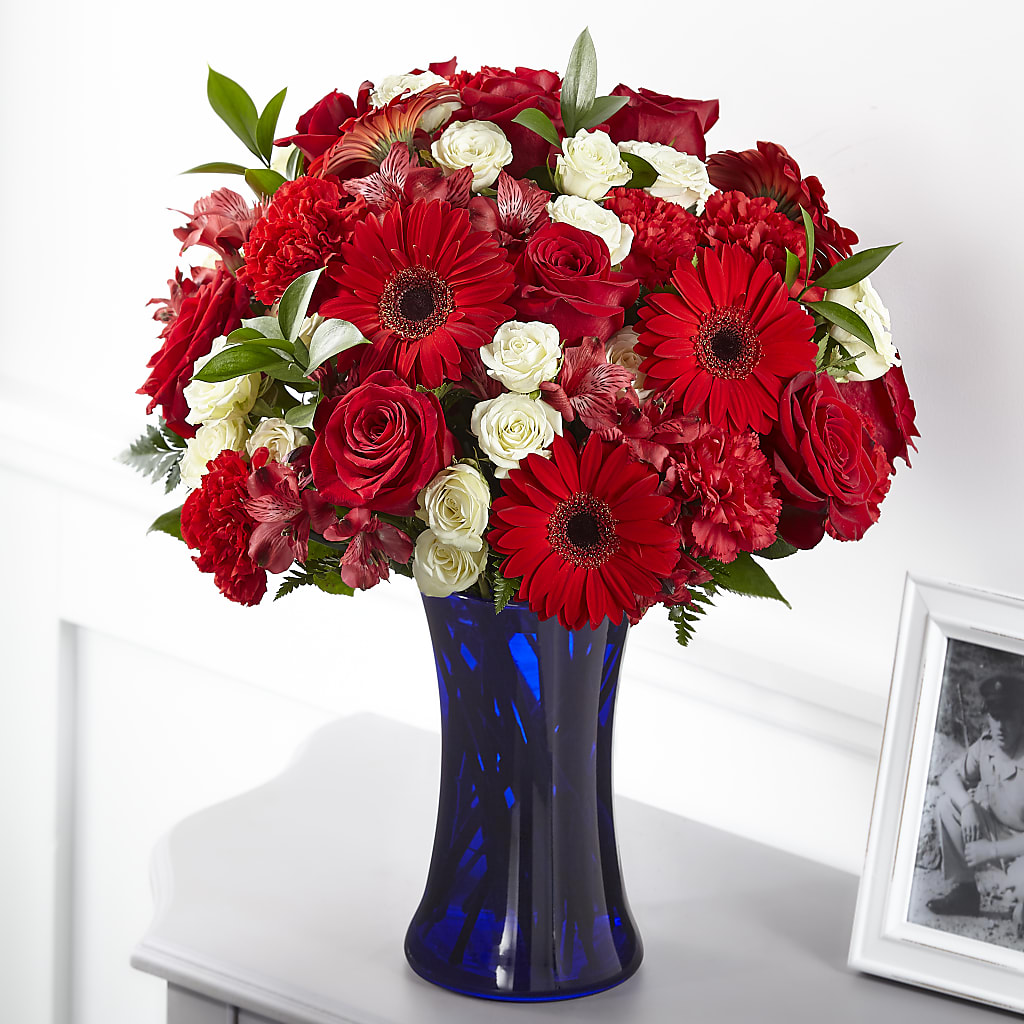 Hearts Embrace Bouquet – TAMMIE'S COUNTRY FLORIST, Hurlock MD
