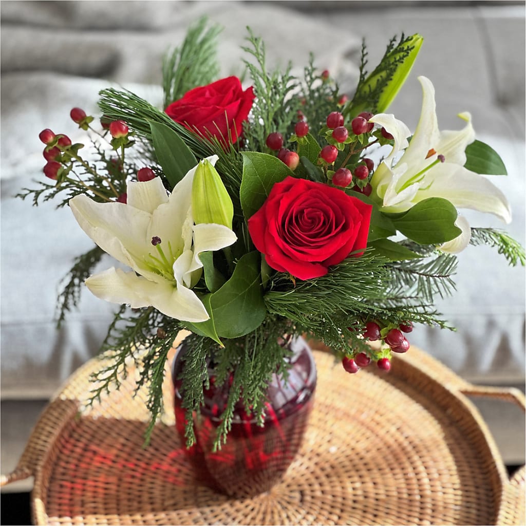 Evergreen Delight Bouquet – TAMMIE'S COUNTRY FLORIST, Hurlock MD