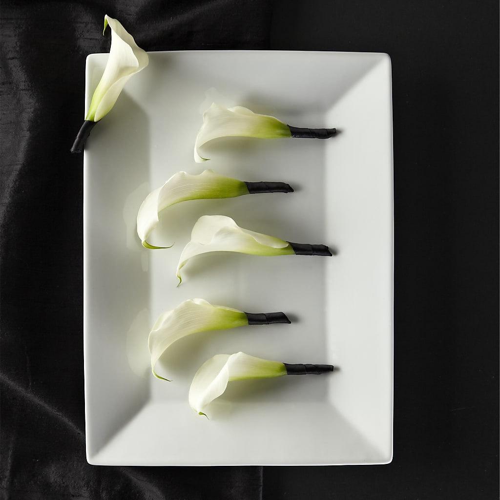 Calla Lily Promise Boutonniere – TAMMIE'S COUNTRY FLORIST, Hurlock MD