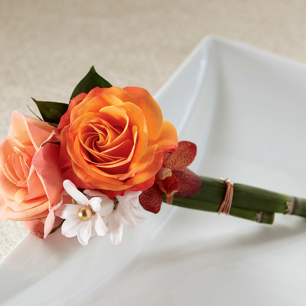 Sunset Dream Boutonniere – TAMMIE'S COUNTRY FLORIST, Hurlock MD