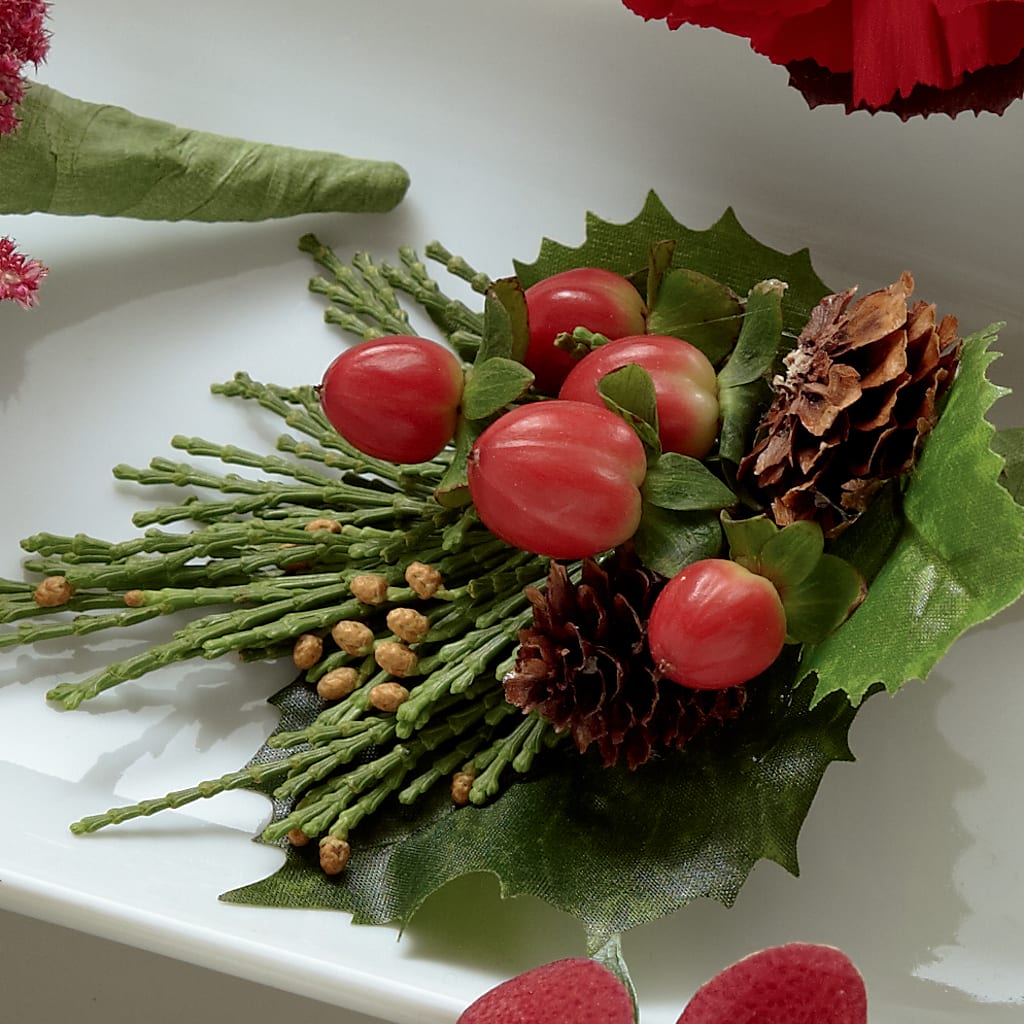 Red Berry Boutonniere – TAMMIE'S COUNTRY FLORIST, Hurlock MD