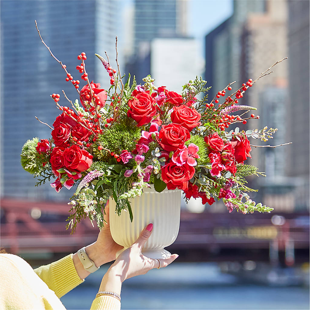 Big Red Bow Bouquet – TAMMIE'S COUNTRY FLORIST, Hurlock MD
