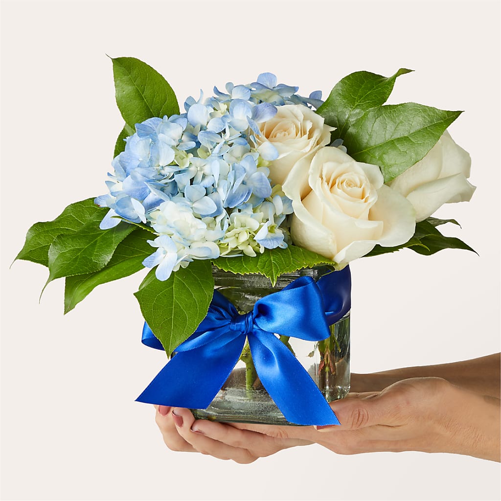 Sky Blue Delight Bouquet – TAMMIE'S COUNTRY FLORIST, Hurlock MD