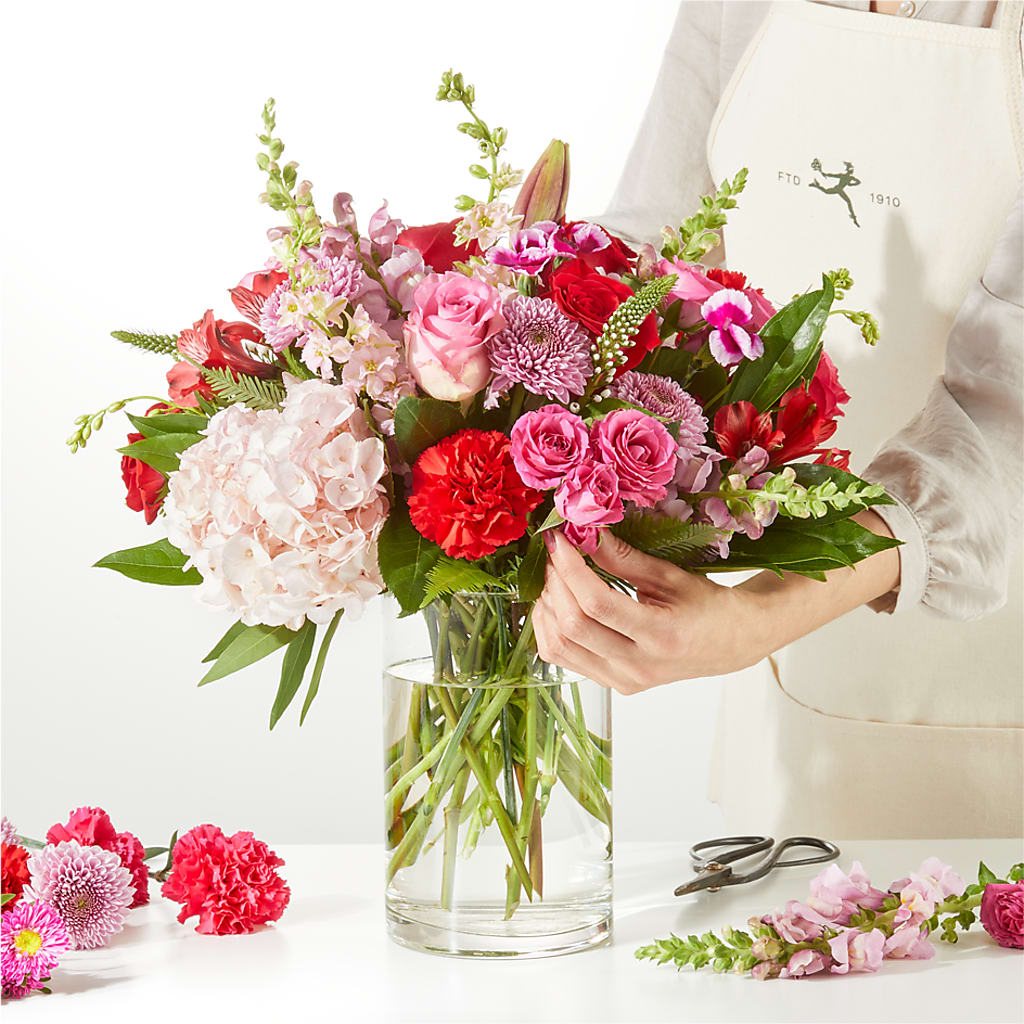 Swooning Over You - A Luxury Florist Original – TAMMIE'S COUNTRY FLORIST, Hurlock MD