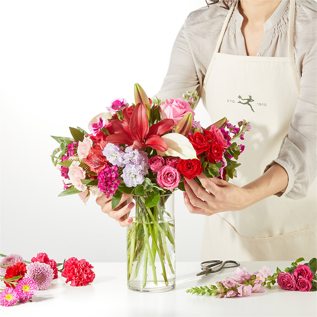 Swooning Over You - A Luxury Florist Original – TAMMIE'S COUNTRY FLORIST, Hurlock MD