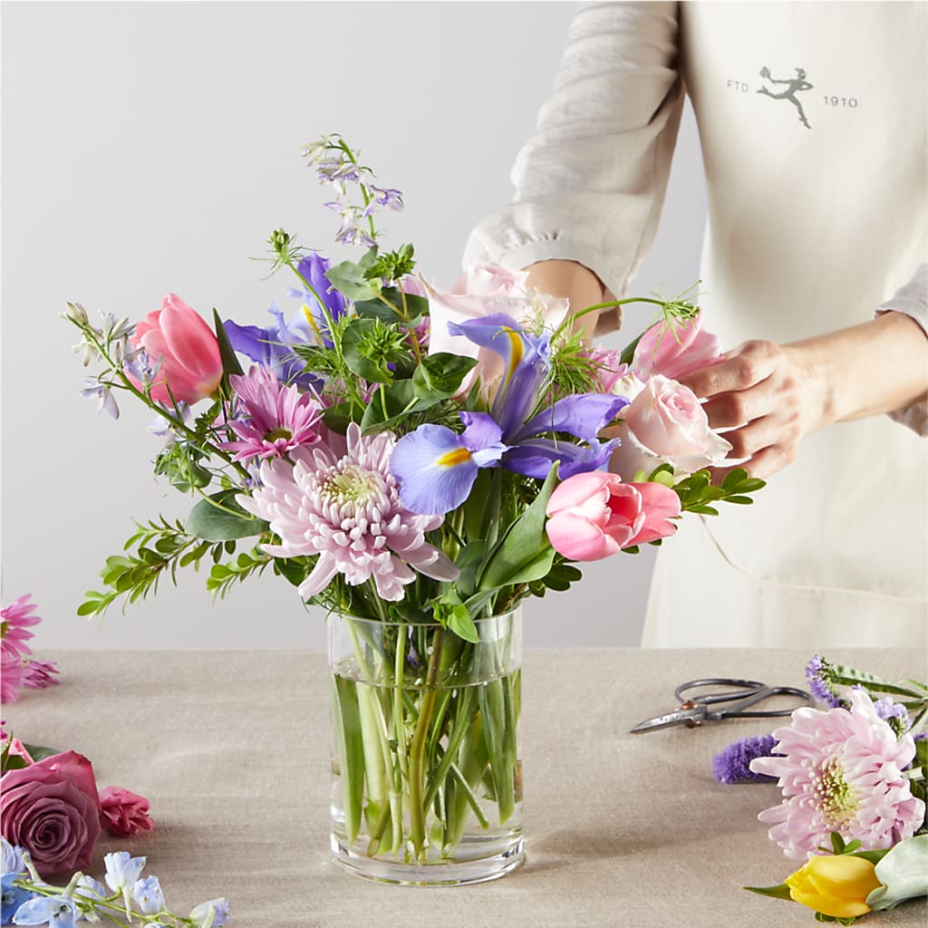 Pastel Tradition - A Florist Original – TAMMIE'S COUNTRY FLORIST, Hurlock MD