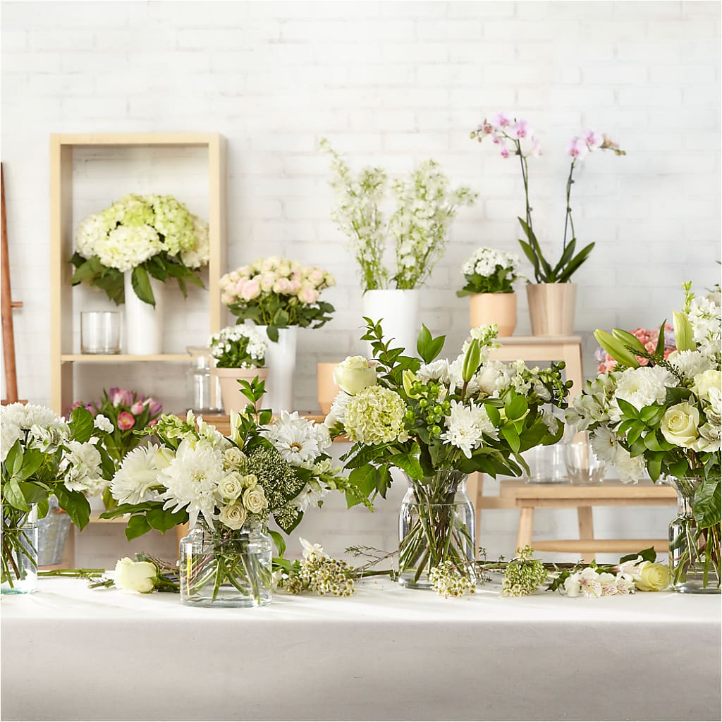 Classic Ivory – A Florist Original – TAMMIE'S COUNTRY FLORIST, Hurlock MD