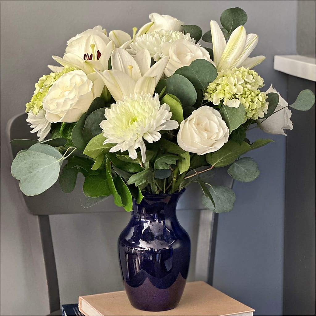 Snowy Dreams Bouquet – TAMMIE'S COUNTRY FLORIST, Hurlock MD