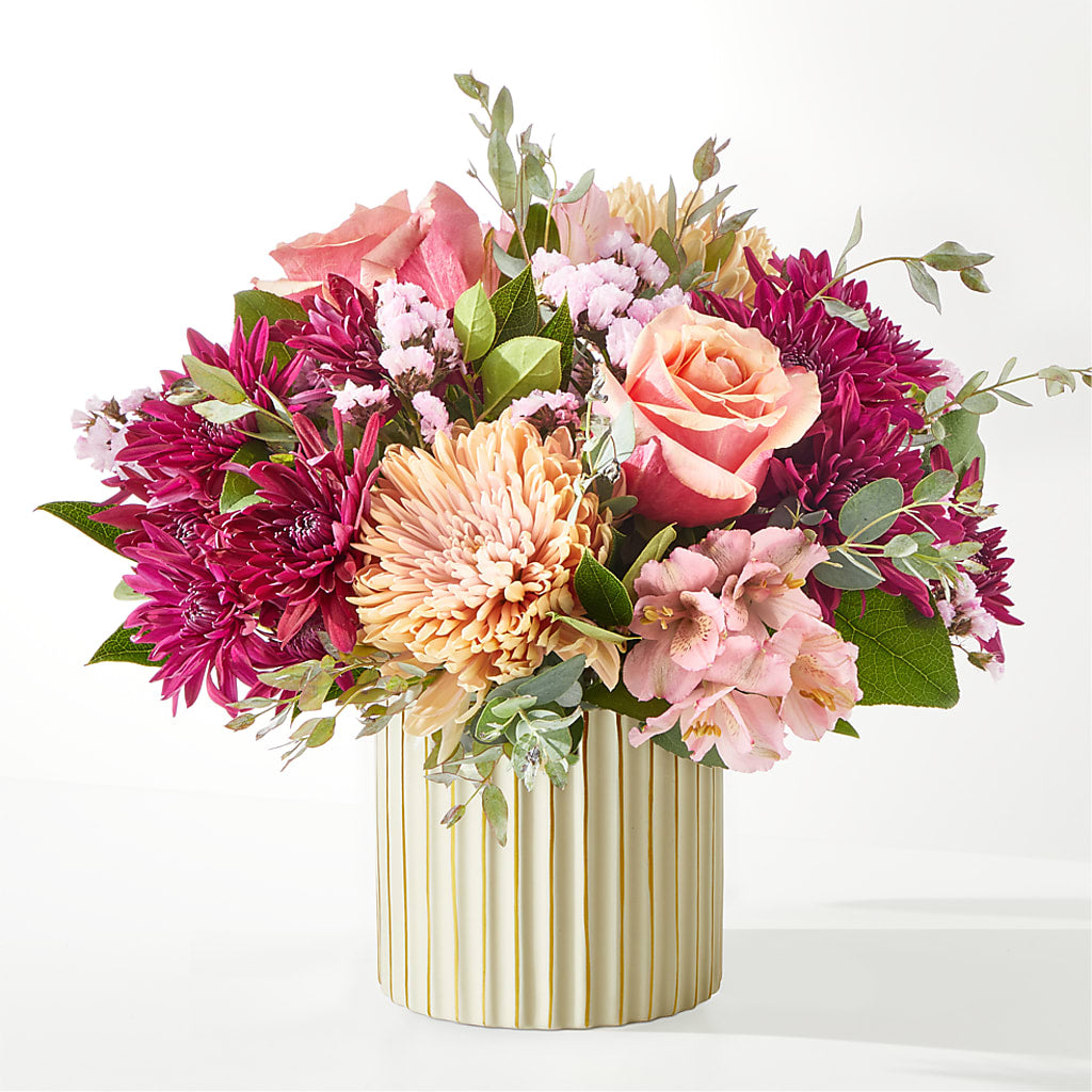 Berry Cobbler Bouquet with Ivory Vase – TAMMIE'S COUNTRY FLORIST, Hurlock MD