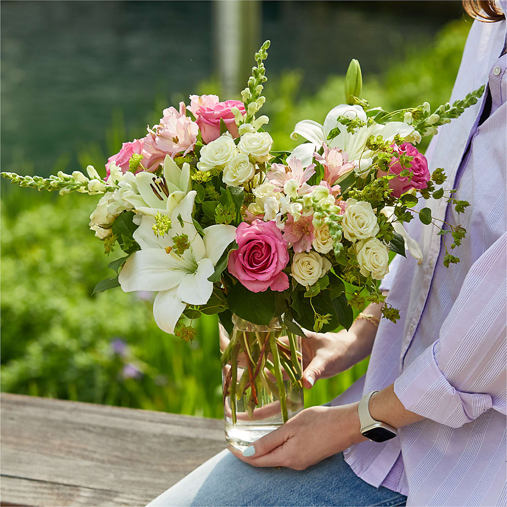 Fondly Bouquet – TAMMIE'S COUNTRY FLORIST, Hurlock MD